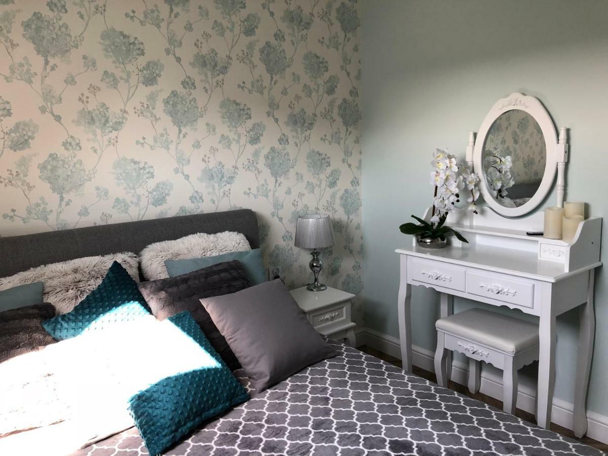 Family & Business Elegant Apartments Ul Warszawska - 2 Bedroom, Balcony, Parking Келце Екстериор снимка