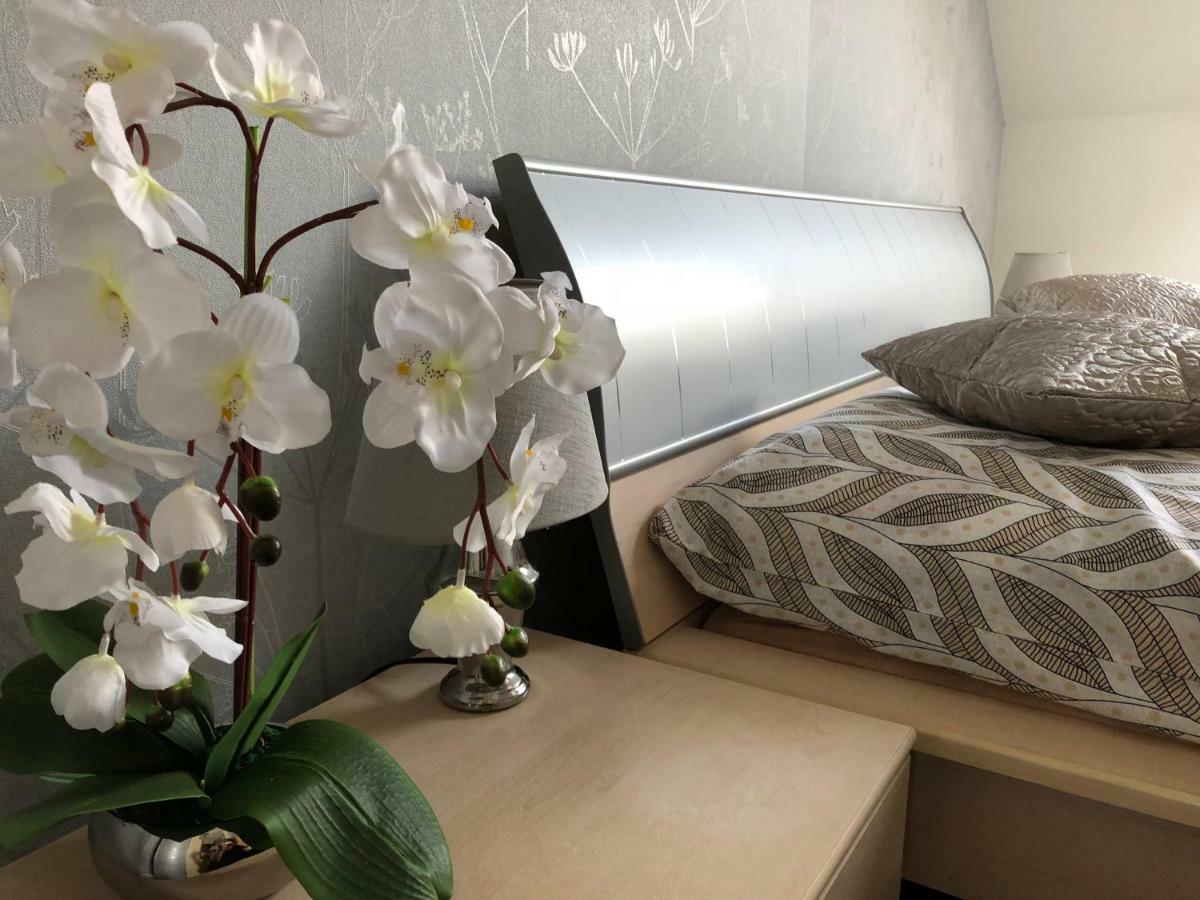 Family & Business Elegant Apartments Ul Warszawska - 2 Bedroom, Balcony, Parking Келце Екстериор снимка