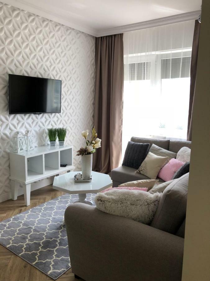 Family & Business Elegant Apartments Ul Warszawska - 2 Bedroom, Balcony, Parking Келце Екстериор снимка