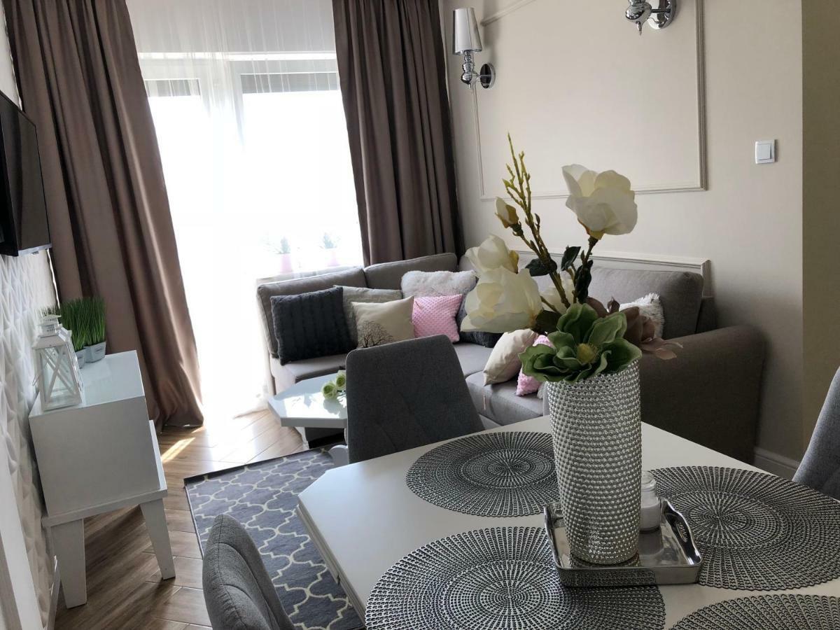 Family & Business Elegant Apartments Ul Warszawska - 2 Bedroom, Balcony, Parking Келце Екстериор снимка