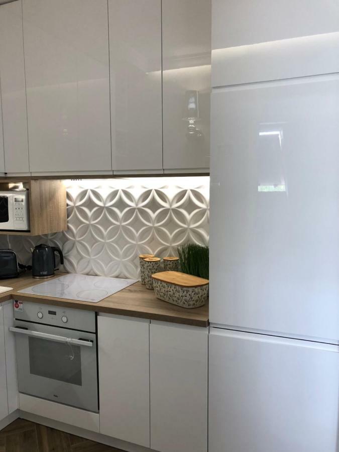 Family & Business Elegant Apartments Ul Warszawska - 2 Bedroom, Balcony, Parking Келце Екстериор снимка