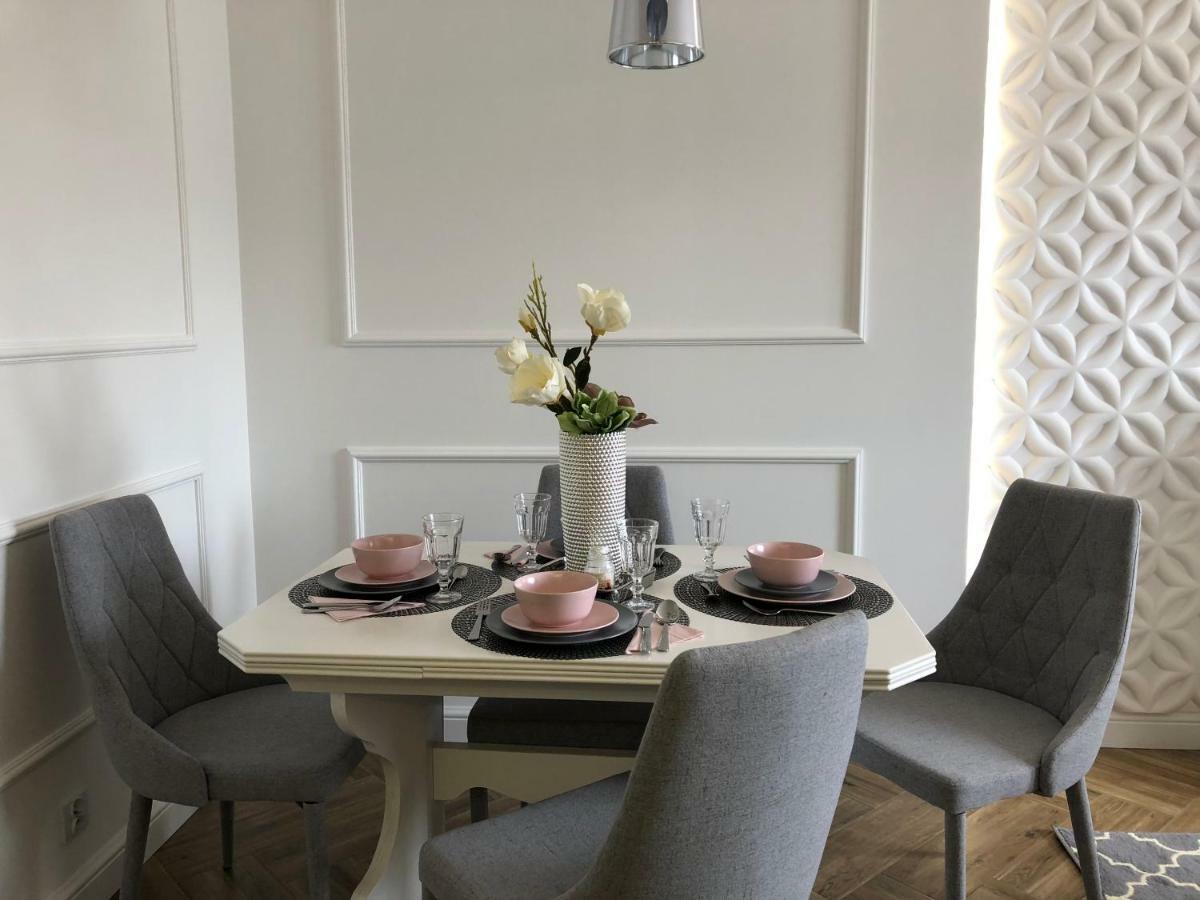 Family & Business Elegant Apartments Ul Warszawska - 2 Bedroom, Balcony, Parking Келце Екстериор снимка