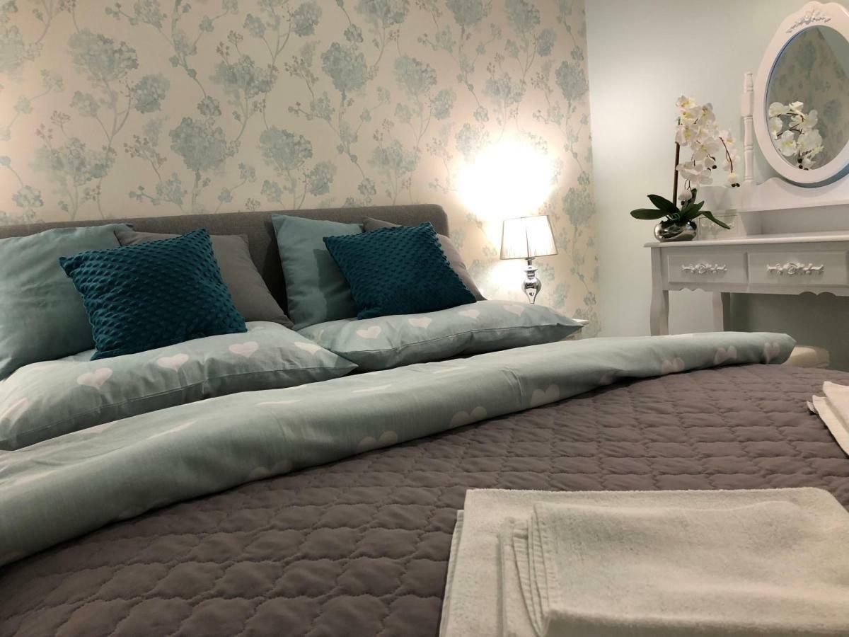 Family & Business Elegant Apartments Ul Warszawska - 2 Bedroom, Balcony, Parking Келце Екстериор снимка