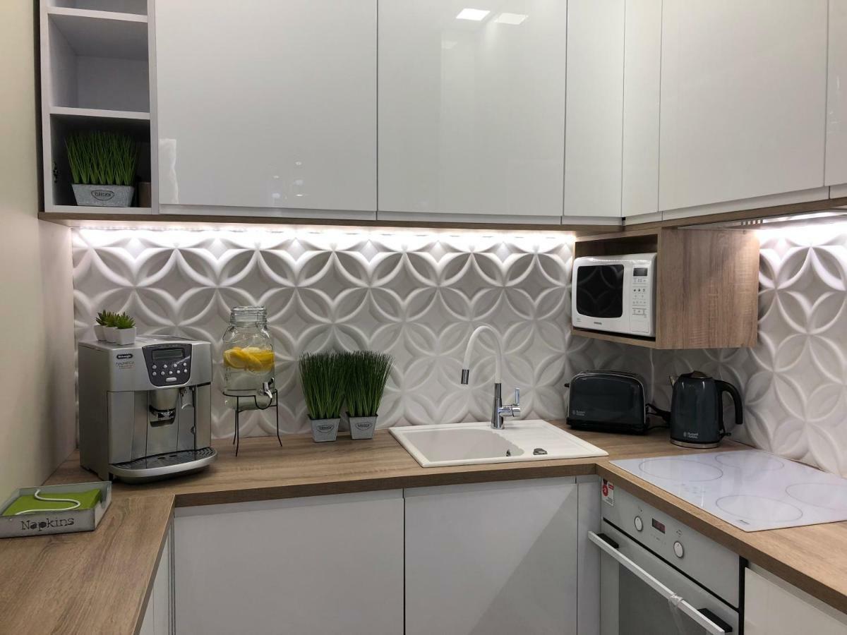 Family & Business Elegant Apartments Ul Warszawska - 2 Bedroom, Balcony, Parking Келце Екстериор снимка