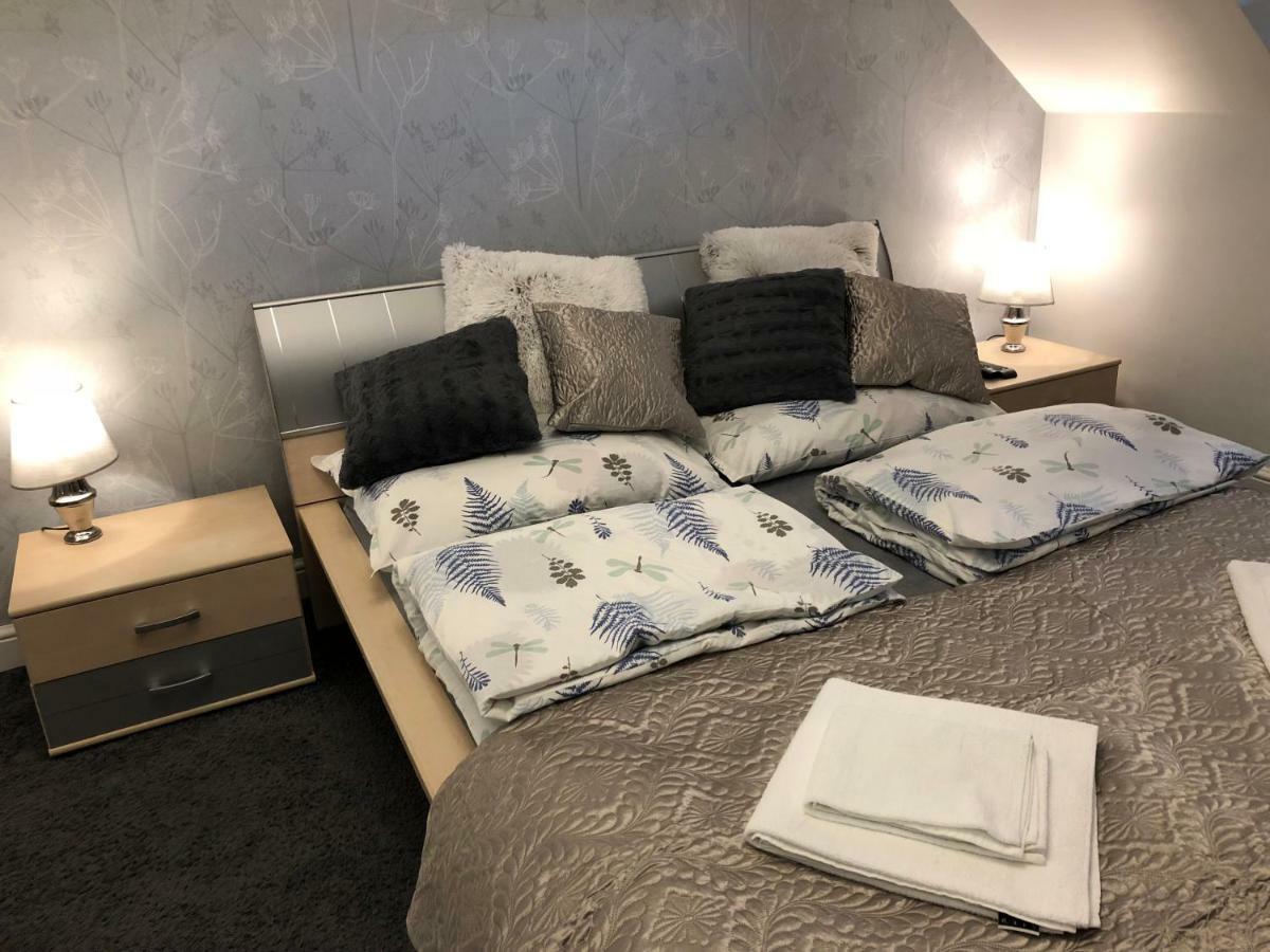 Family & Business Elegant Apartments Ul Warszawska - 2 Bedroom, Balcony, Parking Келце Екстериор снимка